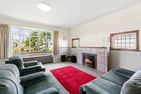 Photo of property in 8 Manu Crescent, Upper Vogeltown, New Plymouth, 4310