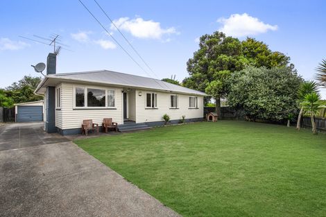 Photo of property in 10 Rollerson Street, Papakura, 2110