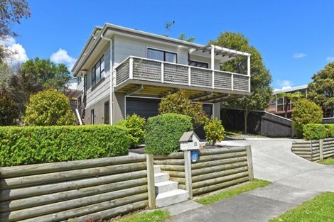 Photo of property in 13 Whitechapel Grove, Stokes Valley, Lower Hutt, 5019
