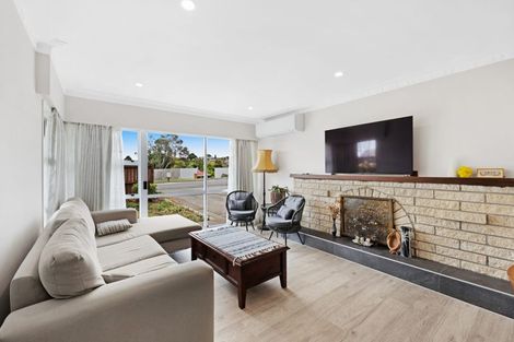 Photo of property in 78 Botany Road, Botany Downs, Auckland, 2010