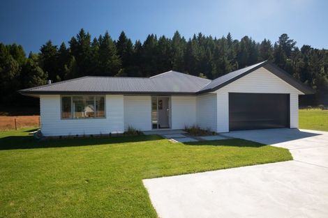 Photo of property in 4 Carlisle Street, Athol, 9793