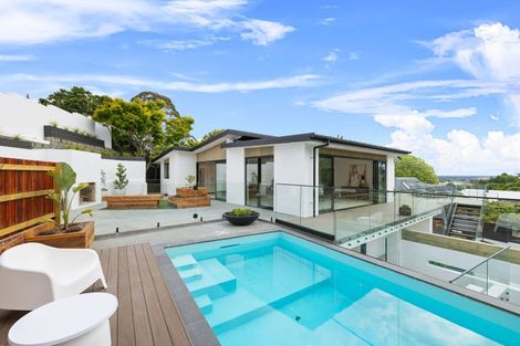 Photo of property in 66 Hackthorne Road, Cashmere, Christchurch, 8022