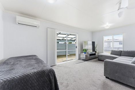 Photo of property in 4 Coromandel Court, Roslyn, Palmerston North, 4414