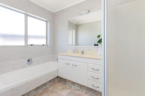 Photo of property in 11 Crichton Terrace, Mount Maunganui, 3116