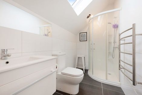 Photo of property in 54 Spenmoor Street, Newlands, Wellington, 6037