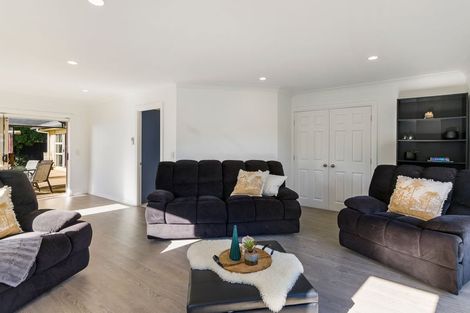 Photo of property in 12 Beverage Place, Rosehill, Papakura, 2113