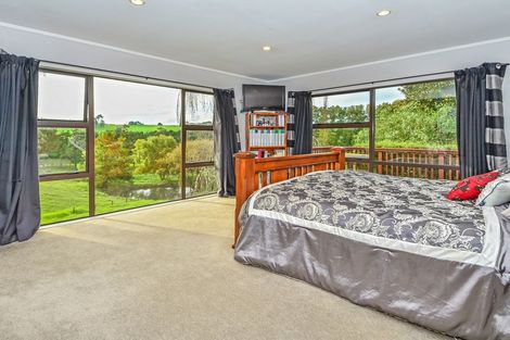 Photo of property in 1184 Waiuku Road, Waiuku, 2681