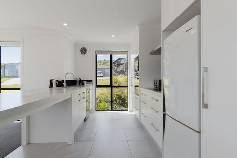 Photo of property in 11 Stingray Drive, Omokoroa, 3114