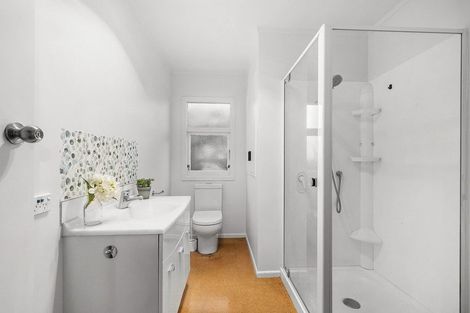 Photo of property in 44 Kahu Road, Paremata, Porirua, 5024