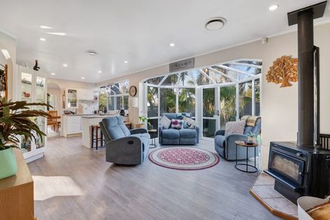 Photo of property in 2312 State Highway 16, Helensville, 0875