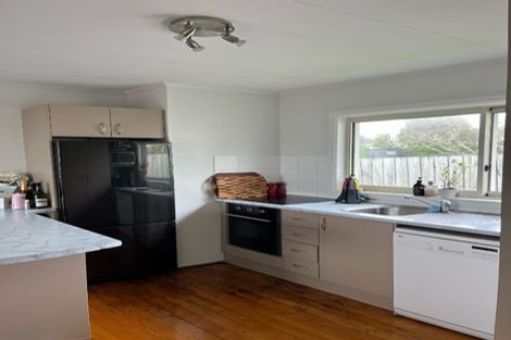 Photo of property in 1 Hartley Terrace, Massey, Auckland, 0614