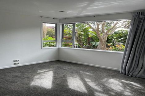 Photo of property in 1007 Beach Road, Torbay, Auckland, 0630