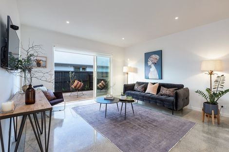 Photo of property in 8 Shearwater Lane, Point Wells, 0986