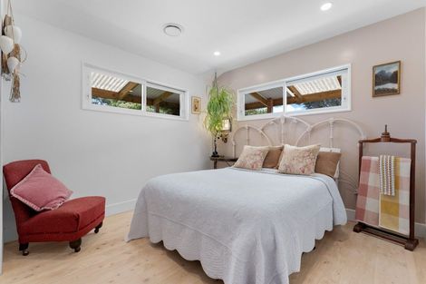 Photo of property in 236 Kiwitahi Road, Helensville, 0875