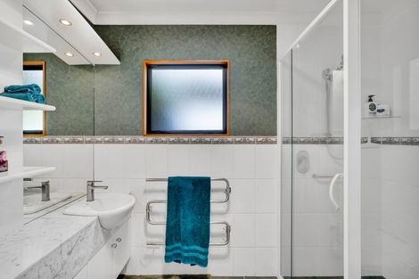 Photo of property in 3 Fairfax Terrace, Frankleigh Park, New Plymouth, 4310