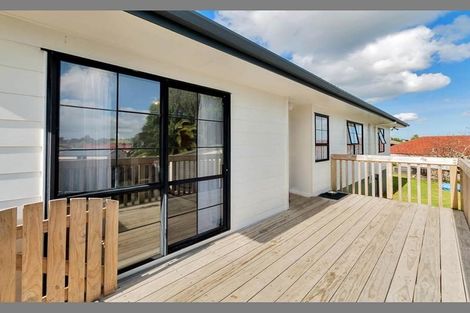 Photo of property in 5 Zurich Place, Weymouth, Auckland, 2103