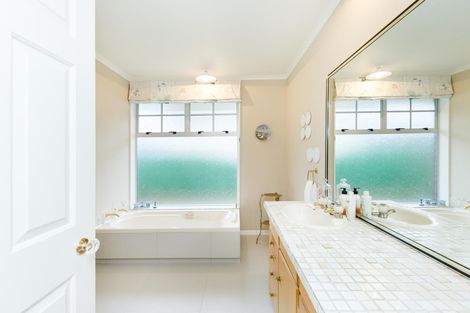 Photo of property in 453 Ruahine Street, Terrace End, Palmerston North, 4410