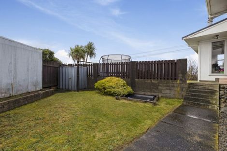 Photo of property in 6 Owaka Close, Kelson, Lower Hutt, 5010
