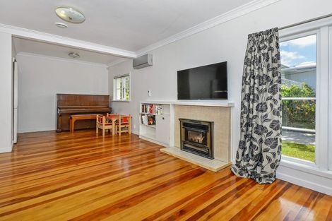 Photo of property in 214 Onewa Road, Birkenhead, Auckland, 0626