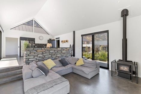 Photo of property in 13 Hackett Road, Jacks Point, Queenstown, 9371
