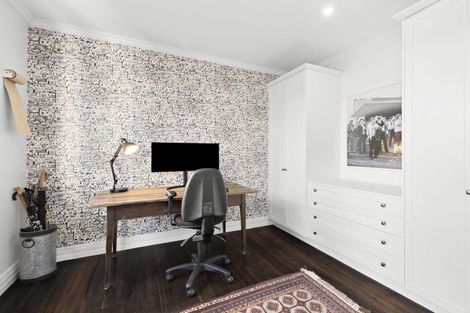 Photo of property in 17 West Road, Northland, Wellington, 6012