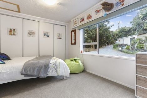 Photo of property in 903 West Coast Road, Waiatarua, Auckland, 0604
