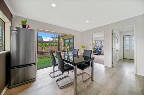 Photo of property in 8 Lamia Place, The Gardens, Auckland, 2105