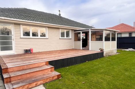 Photo of property in 61 Coopers Road, Dallington, Christchurch, 8061