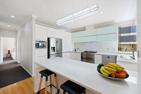 Photo of property in 111 Lake Panorama Drive, Henderson Valley, Auckland, 0612