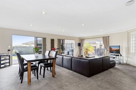 Photo of property in 31 Bucklands Crescent, Papamoa Beach, Papamoa, 3118