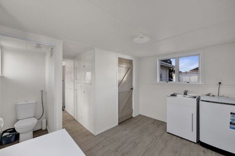 Photo of property in 1352 Devon Road, Brixton, Waitara, 4382