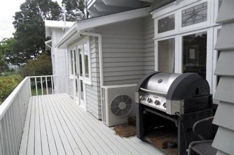 Photo of property in 152 Upland Road, Kelburn, Wellington, 6012