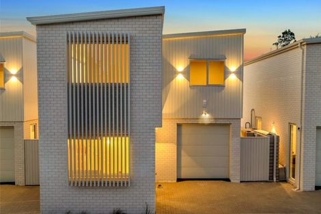 Photo of property in 318 Swanson Road, Henderson, Auckland, 0610