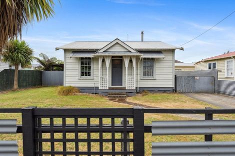 Photo of property in 9 Atkinson Street, Woodville, 4920