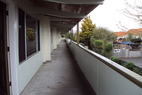 Photo of property in 1-27/21 Te Aroha Street, Hamilton East, Hamilton, 3216