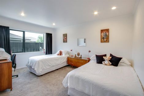 Photo of property in 25 Delta Mews Place, Clive, 4102
