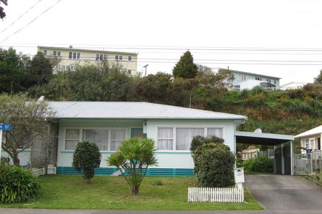 Photo of property in 112 Cook Street, Marfell, New Plymouth, 4310