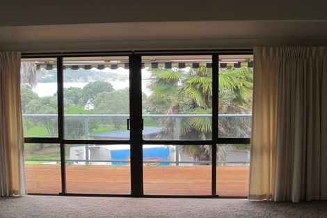 Photo of property in 143 Stanmore Bay Road, Stanmore Bay, Whangaparaoa, 0932