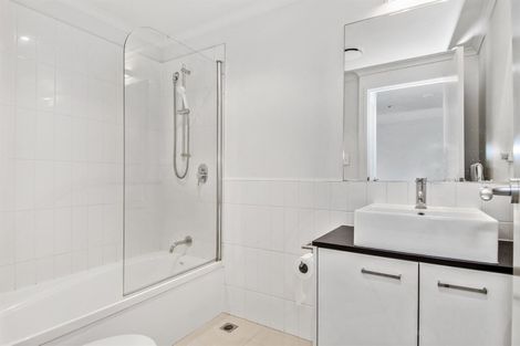 Photo of property in Algarve Apartments, 314/332 Maunganui Road, Mount Maunganui, 3116