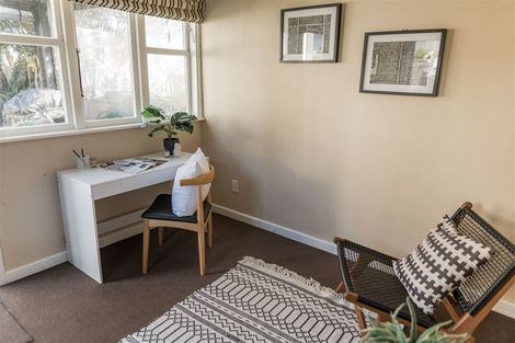 Photo of property in 35 Pukatea Street, Eastbourne, Lower Hutt, 5013