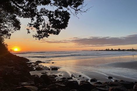 Photo of property in 10b Beach Road, Waihi Beach, 3611