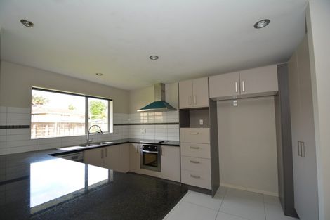 Photo of property in 5a Graham Avenue, Te Atatu Peninsula, Auckland, 0610