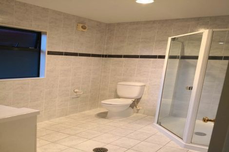 Photo of property in 16 Belleaire Court, West Harbour, Auckland, 0618