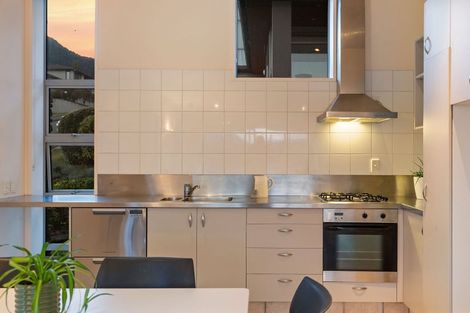 Photo of property in Rahiri Apartments, 4/23 Adelaide Street, Queenstown, 9300