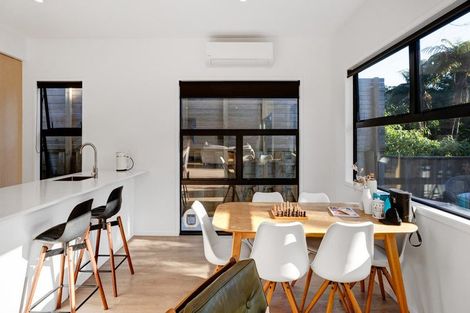 Photo of property in 7a Saxton Road, Upper Vogeltown, New Plymouth, 4310