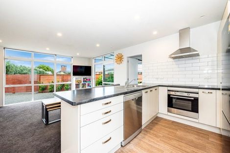 Photo of property in 5 Sharda Grove, Paraparaumu Beach, Paraparaumu, 5032