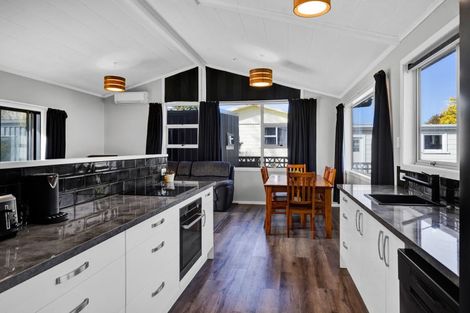 Photo of property in 10 Karaka Street, Inglewood, 4330