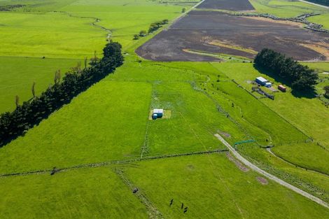 Photo of property in 360 Western Lake Road, Western Lake, Featherston, 5773