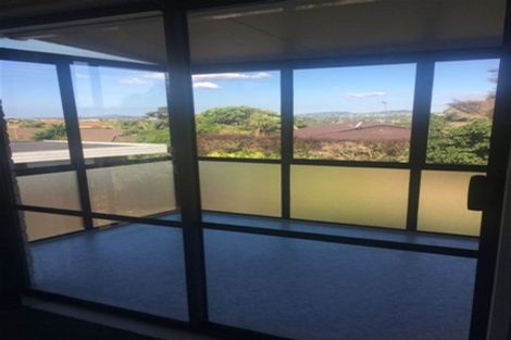 Photo of property in 19 Rosewarne Crescent, Glendene, Auckland, 0602