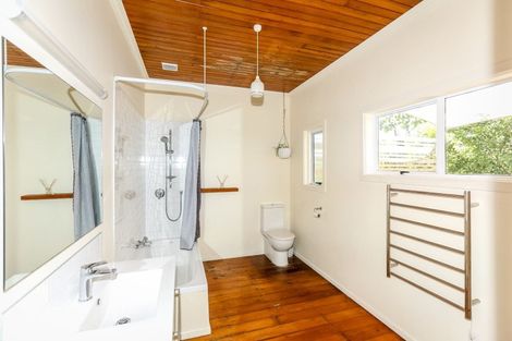 Photo of property in 222 Frankley Road, Frankleigh Park, New Plymouth, 4310